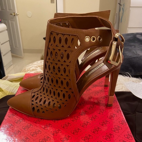 GUESS Womens Gw VENILIA Leather Pointed Toe Platform Boots, Brown - Picture 3 of 7